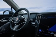 绿色驾享，红旗 HS7 PHEV 成都车展开启新篇章